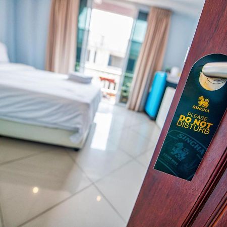 Hotel Akvavit Living à Jomtien Beach Extérieur photo